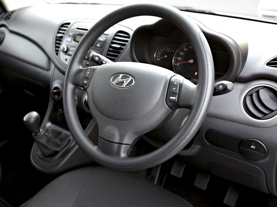  Hyundai i10 2011 года  (ZA) (фото 2 из 15)